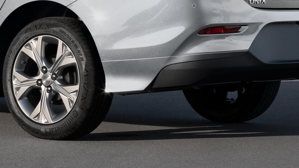 Difusor trasero, es parte del kit sport de accesorios para Chevrolet Onix 2023, sedán deportivo