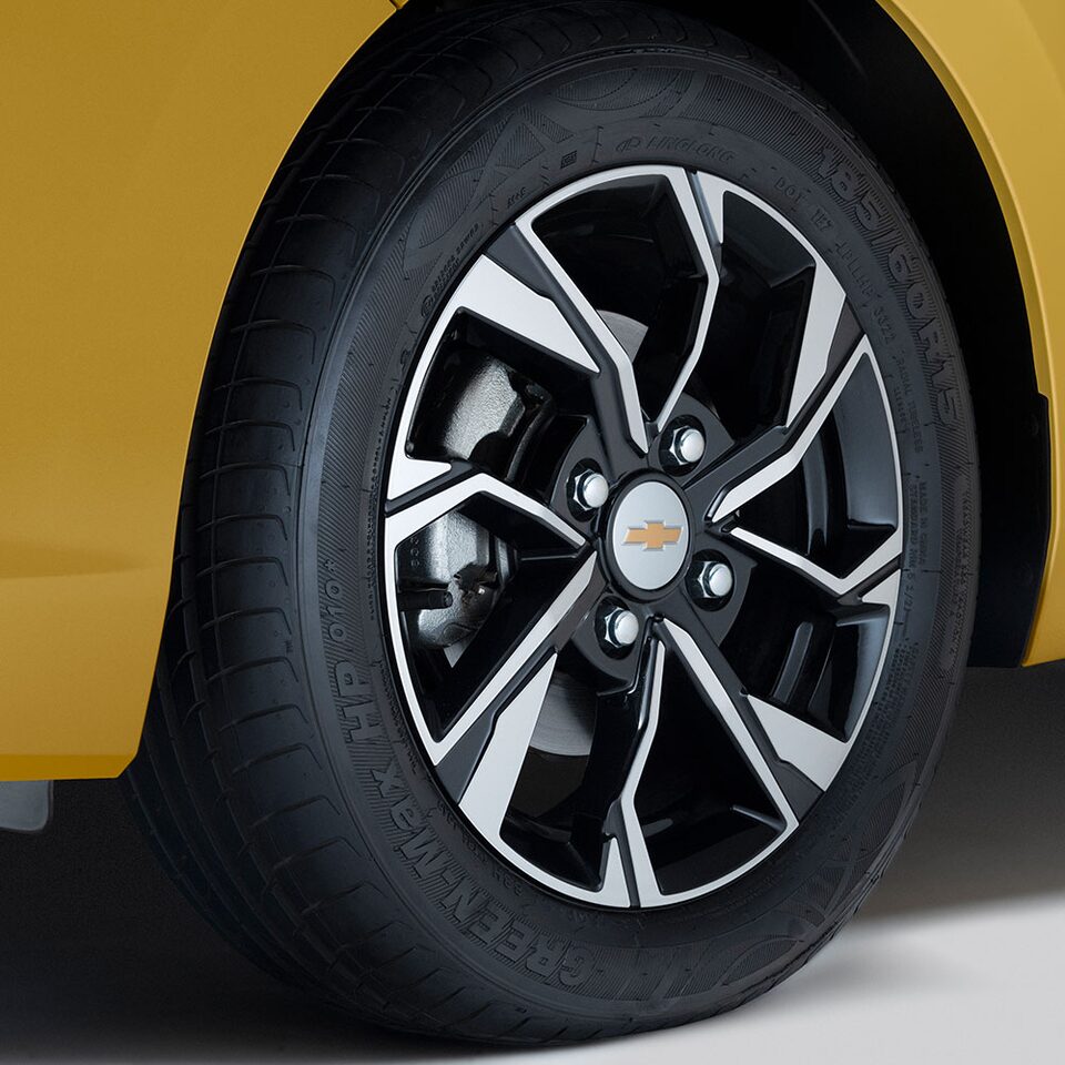 Chevrolet Aveo HB 2024, nuevo sedán con rines de aluminio y acero