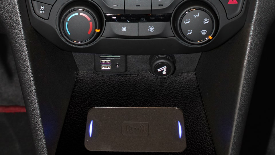 Cargador inalámbrico para sedán Chevrolet Cavalier 2024