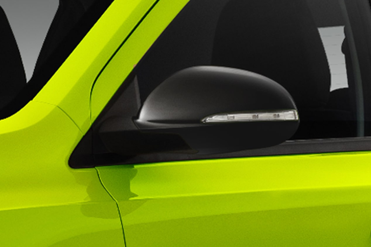 Chevrolet Aveo Black Edition 2025 espejos laterales