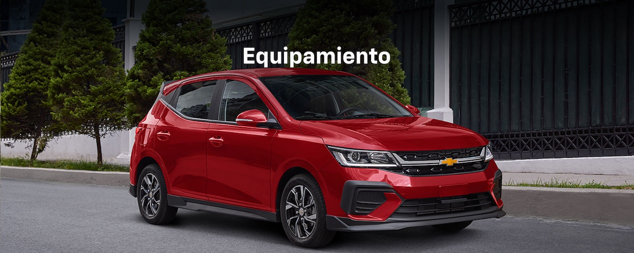 Nuevo sedán Chevrolet Aveo Hatchback 2025 con smartphone integration y pantalla de 8 pulgadas
