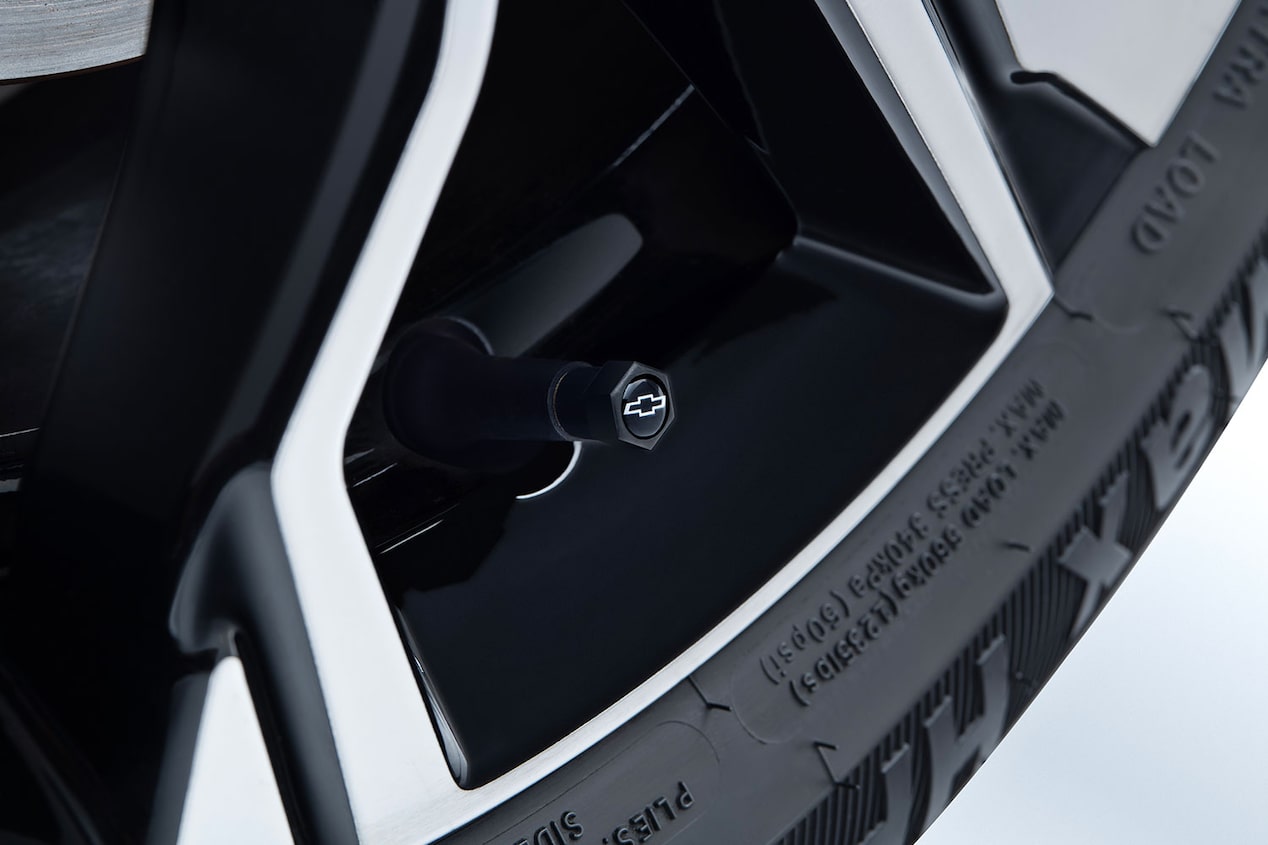 Tapones de válvula para las llantas de tu auto tipo sedán Chevrolet Aveo 2025 incluidas en el kit de accesorios Appearance