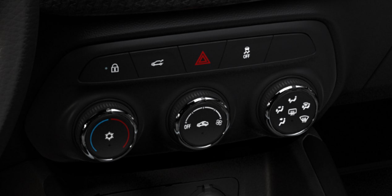 Chevrolet Onix 2025, sedán deportivo con aire acondiconado con controles manuales