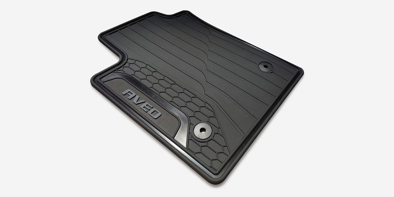 Tapetes de vinil para proteger el interior del vehículo y facilitar su limpieza.