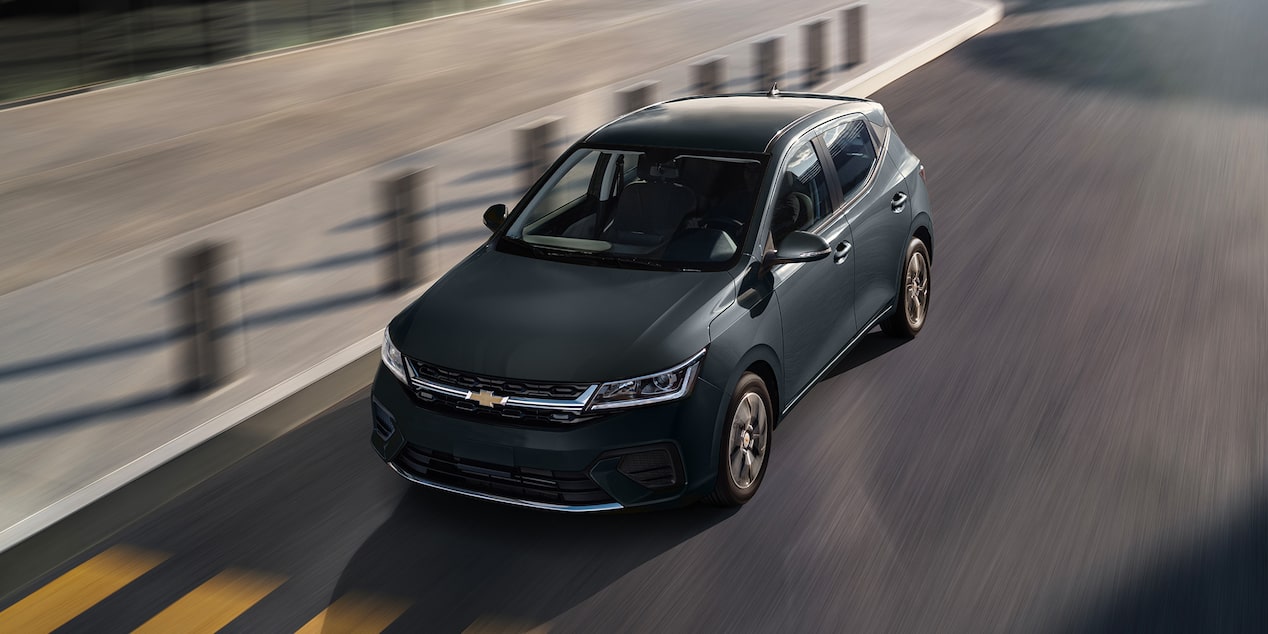 Presencia marcada y estilo deportivo en el Chevrolet Aveo Hatchback.