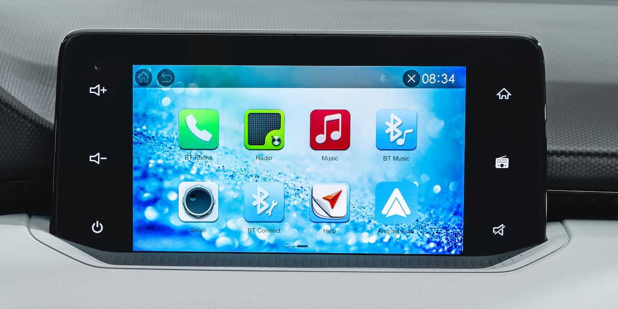 Pantalla de 8” en el Chevrolet Aveo Hatchback con tecnología de infoentretenimiento.