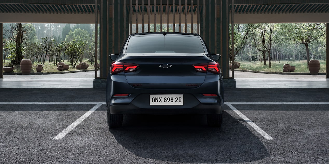 Chevrolet Onix 2026, sedán deportivo con faros traseros de tecnología LED