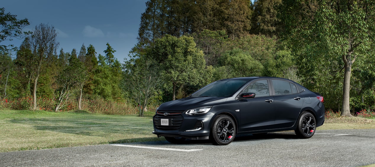 Chevrolet Onix 2026, sedán deportivo con motor turbo eficiente, 6 bolsas de aire, OnStar 4G con conectividad Wi-Fi y más