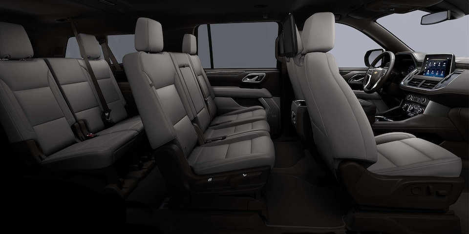 Chevrolet Suburban 2023 con interior en color gris claro