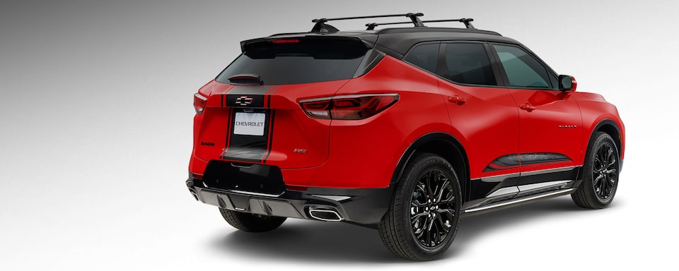 Chevrolet Blazer 2024, camioneta mediana con faros intellibeam, nuevo diseño de parrilla y rines en aluminio de 20 pulgadas.