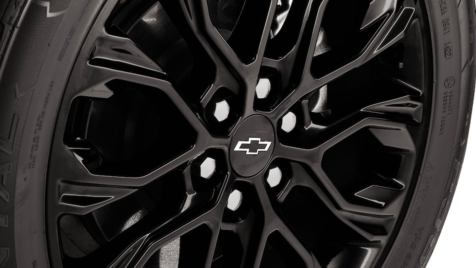 Dale un look diferenciado a tu Chevrolet Blazer 2024 con el centro de rin en negro con emblema para camioneta mediana