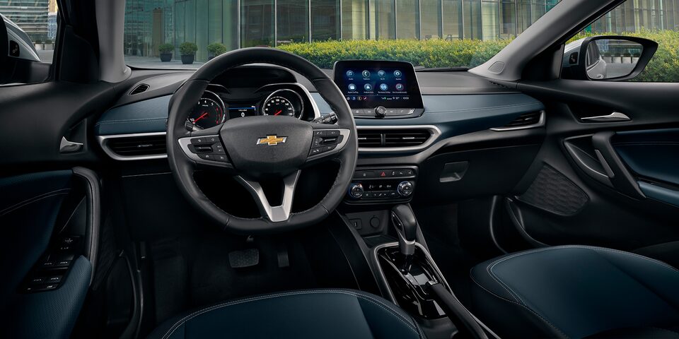 Sistema de infoentretenimiento con pantalla táctil de 8 pulgadas, función smartphone integration, radio AM/FM y Bluetooth