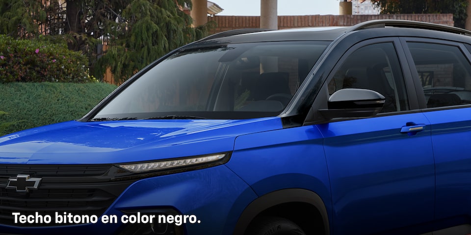 Exterior Chevrolet Captiva 2025 Black Edition con techo bitono en color negro 