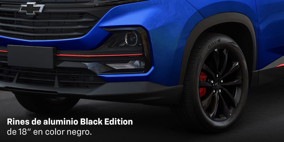 Exterior Chevrolet Captiva 2025 Black Edition con rines de alumino de 18 pulgadas en color negro