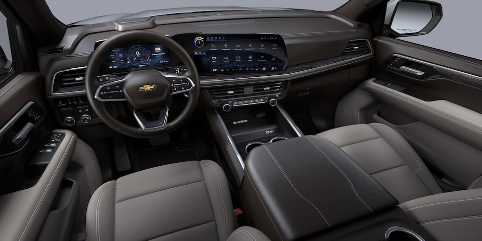 Suburban 2025, tu Nueva camioneta grande Chevrolet con interiores en piel color gris claro en su versión Z71