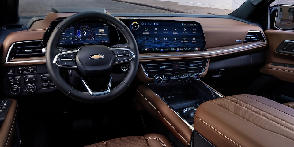 Chevrolet Suburban 2025 con nueva pantalla táctil de 17.7 pulgadas con Google integrado y conectividad total para 7 pasajeros