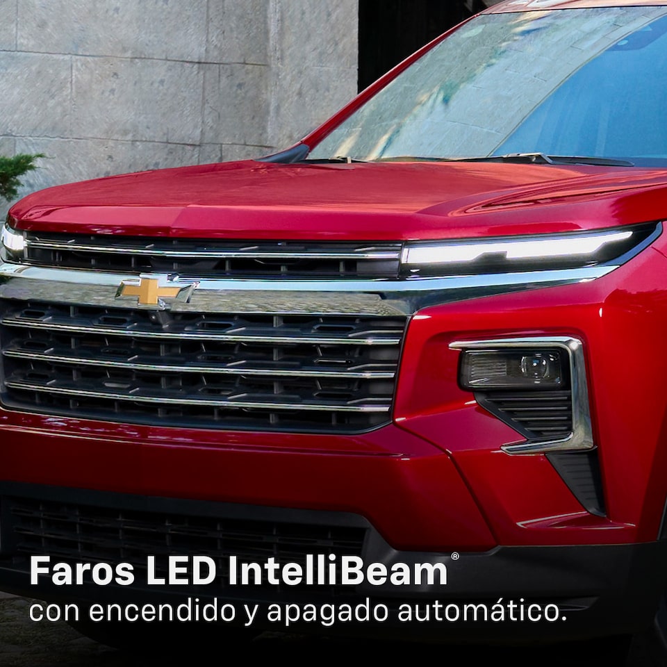 Nueva Chevrolet Traverse 2025, camioneta familiar con faros LED IntelliBeam de encendido y apagado automático