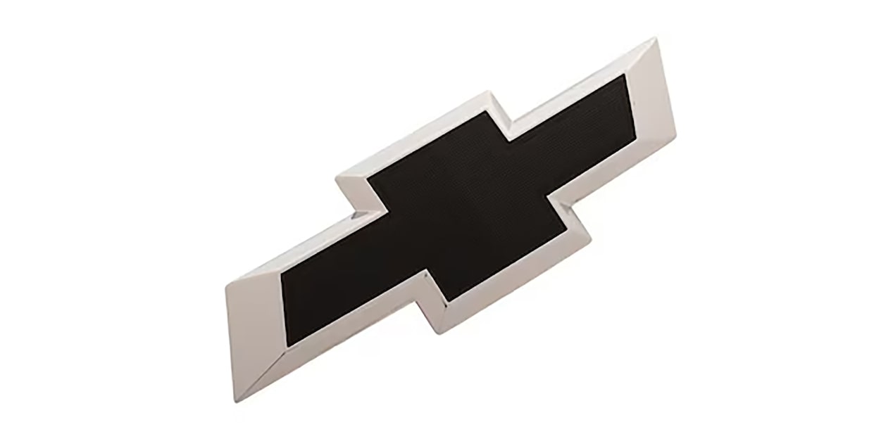 Emblema negro frontal de Chevrolet Tahoe 2026
