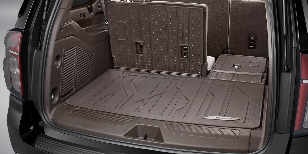 Tapete de vinil rígido color café de Chevrolet Tahoe 2026