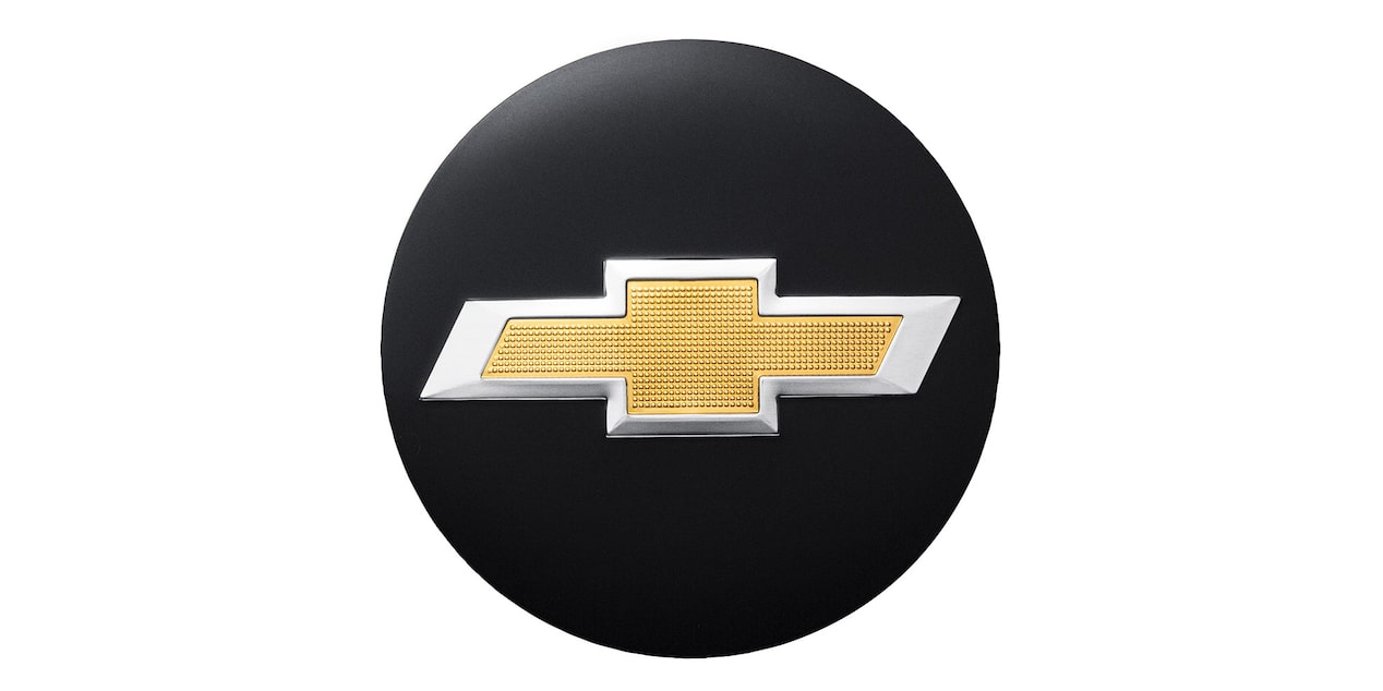 Centro de rin negro con emblema Chevrolet dorado de Chevrolet Tahoe 2026