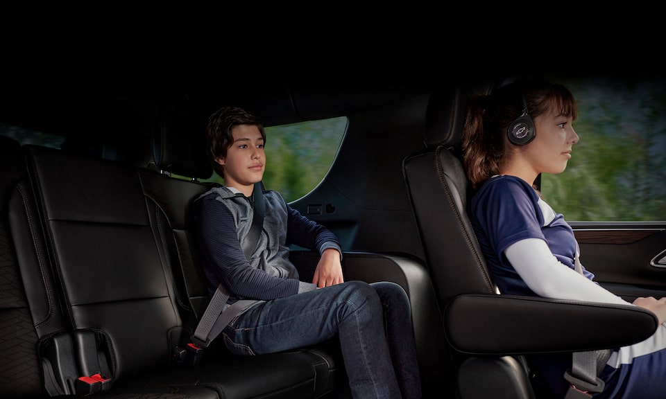 Las mejores SUVs con diseños especiales como, consola central orientada hacía el conductor.