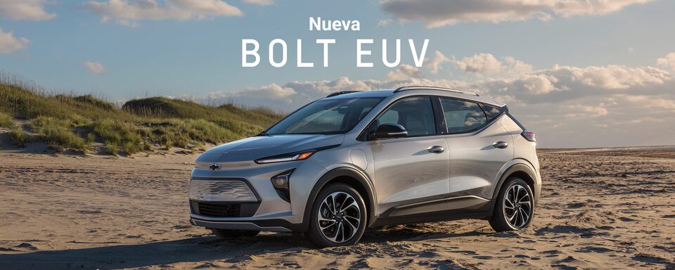 Chevrolet Bolt EUV 2022, SUV eléctrica con molduras en puertas con insertos cromados y luces diurnas LED