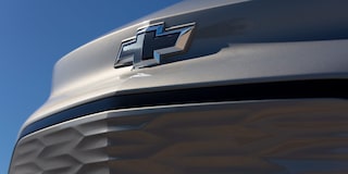 Emblemas Chevrolet en color negro para Bolt EUV 2023