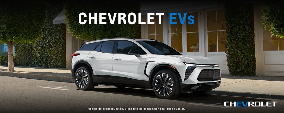 Chevrolet Blazer EV en estación de carga para vehículo eléctricos