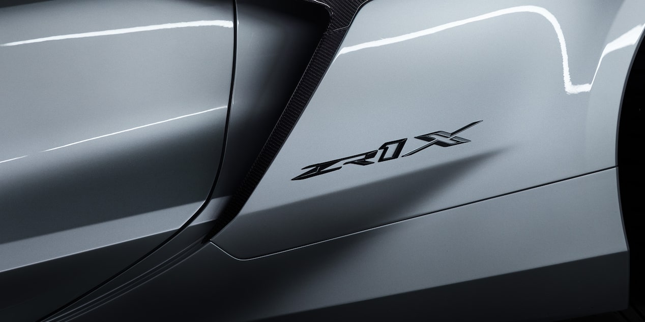 Chevrolet Corvette ZR1X con entradas de aire laterales