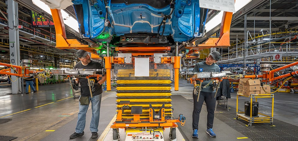 Nadie más que Chevrolet cuenta con más de 25.000 empleados en méxico ofreciendo ingeniería, tecnología y servicio.