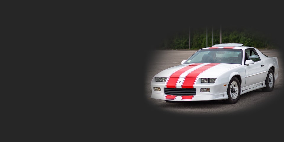 Chevrolet Camaro Coupé 2023, serie especial IROC-Z de 1985