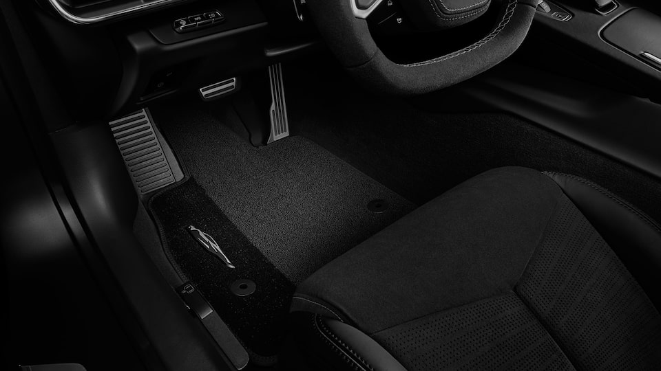 Alfombra para primera fila color negro para Chevrolet Corvette Stingray 2024