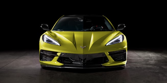 Corvette Stingray 2024, carro deportivo de lujo con detección de túnel y luces diurnas LED