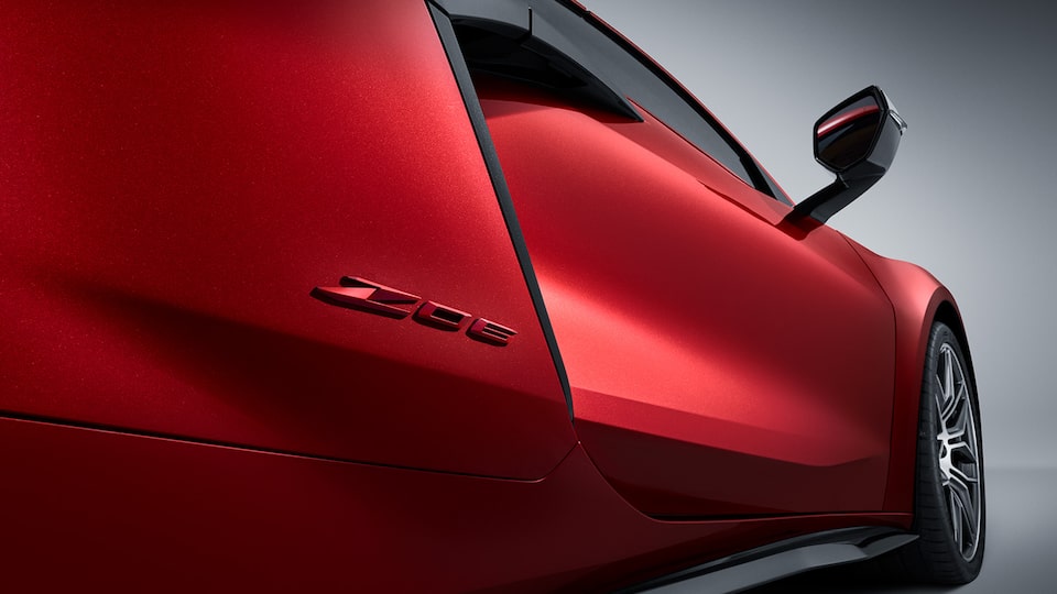Emblema Z06 en rojo para Chevrolet Corvette 2024