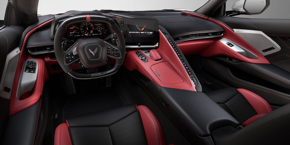 Chevrolet Corvette Z06 2024 con interior jet black adrenaline red