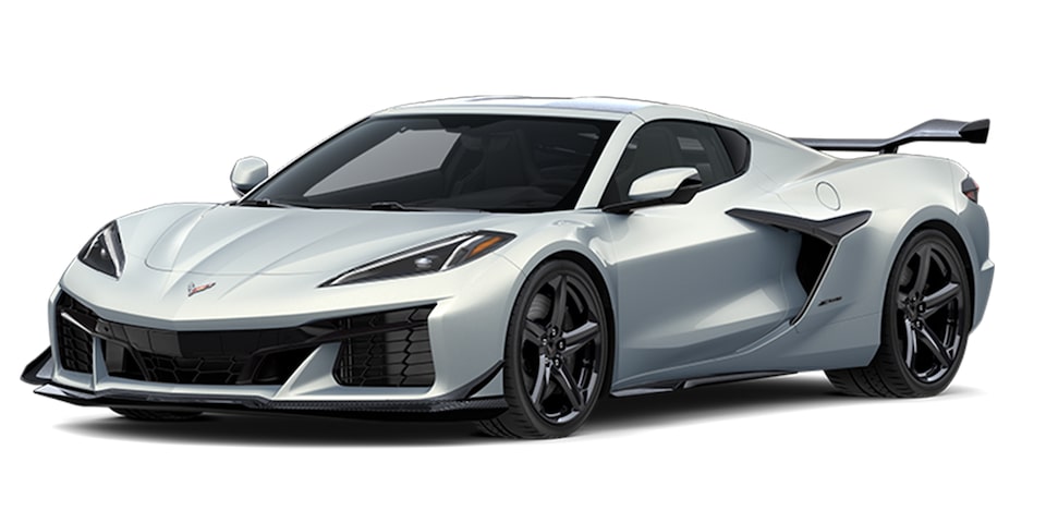 Chevrolet Corvette Z06 2024 en color silver flare metallic