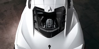 Corvette Stingray 2025, carro deportivo de lujo con techo removible, transparente y vista de fibra de carbono