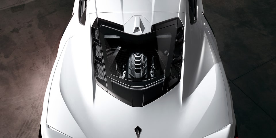 Corvette Stingray 2025, carro deportivo de lujo con techo removible, transparente y vista de fibra de carbono