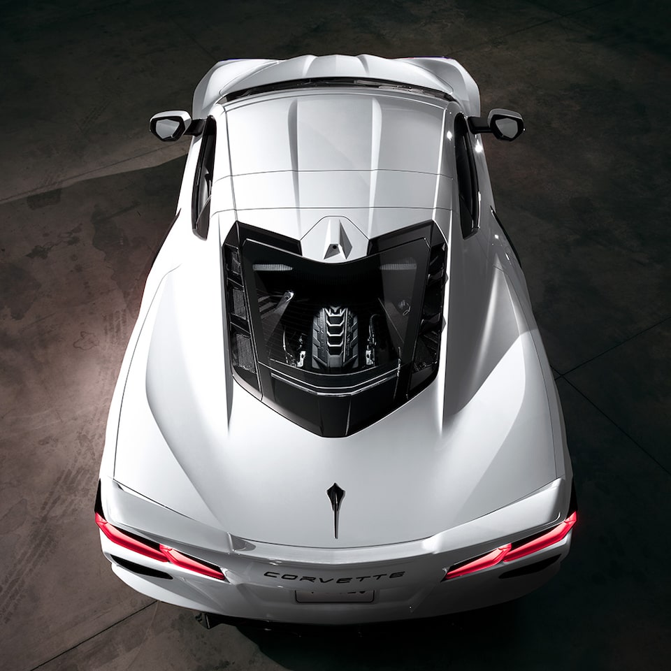 Corvette Stingray 2025, carro deportivo de lujo con techo removible, transparente y vista de fibra de carbono