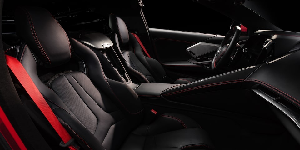 Chevrolet Corvette 2025 con insertos de gamuza en los interiores