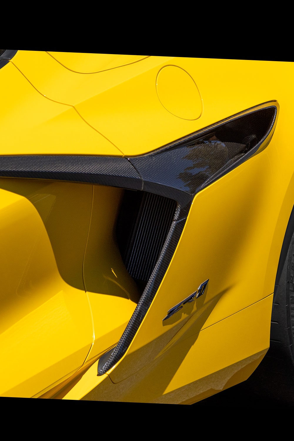 Cofre del Chevrolet Corvette ZR1 con diseño de flujo de aire orientado al desempeño.