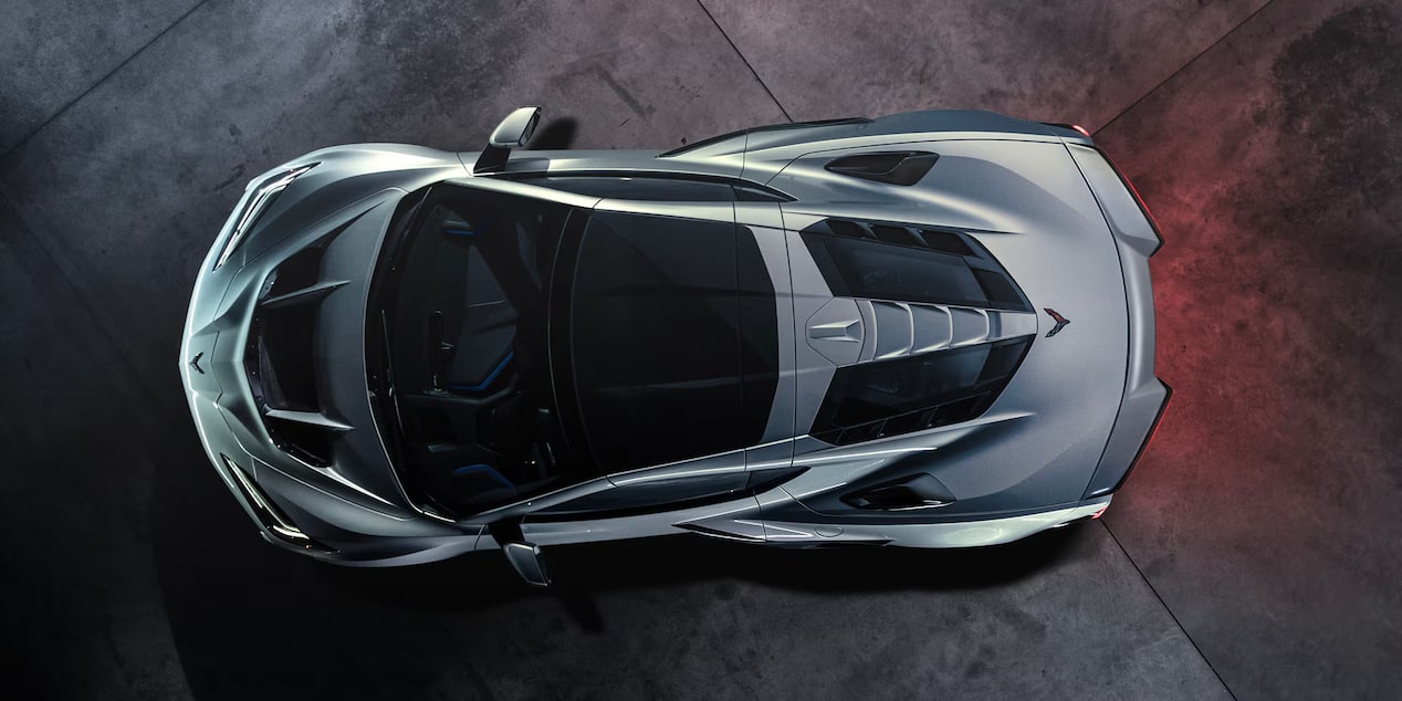 Detalle del Corvette ZR1X en movimiento destacando líneas de diseño