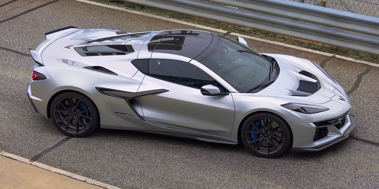 Vista superior del Corvette ZR1X mostrando líneas de diseño
