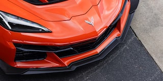 Corvette ZR1X en pista con enfoque en aceleración y desempeño
