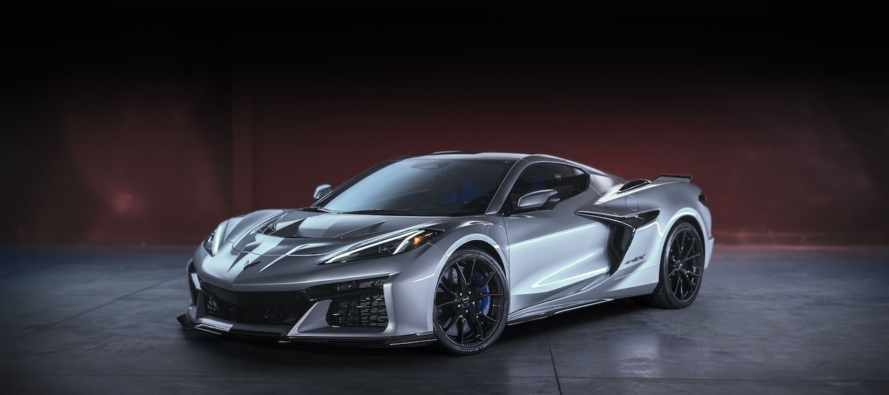 Corvette ZR1X 2026 en pista mostrando diseño aerodinámico y desempeño de hiperdeportivo