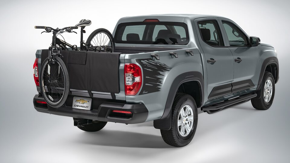 Portabicicleta de batea forma parte del kit adventure para Chevrolet S10 Max 2023, camioneta pickup 4 cilindros