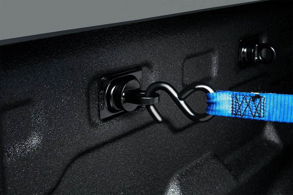 Anillos de amarre para caja de carga camioneta 4x4 Chevrolet Colorado 2025.