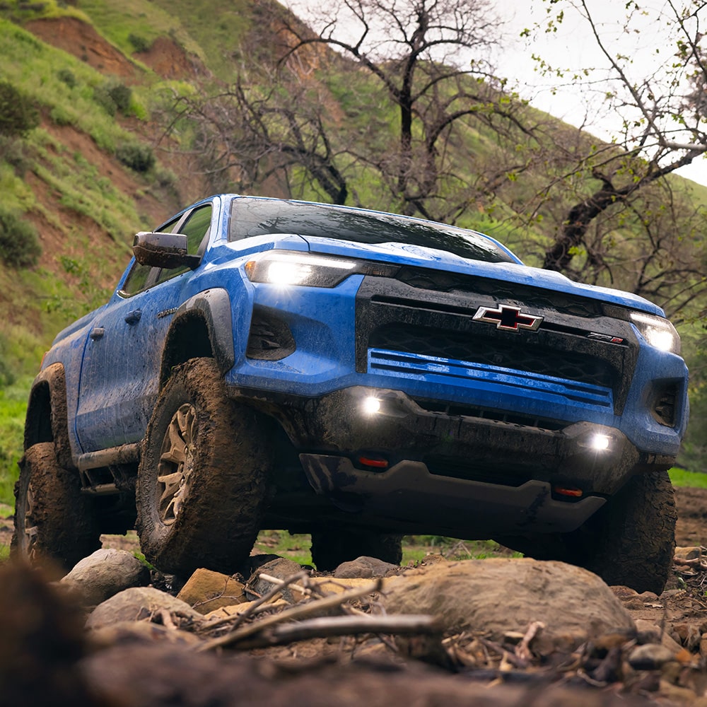 Chevrolet Colorado ZR2 2024 con ventilas aeroactivas en la parte frontal de la parrilla mejoran el rendimiento de combustible