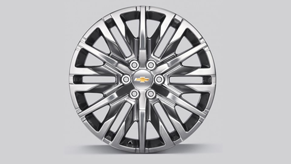 Rin de 22 pulgadas en acabado pulido de 6 brazos para tu camioneta Chevrolet Silverado Turbo 2025
