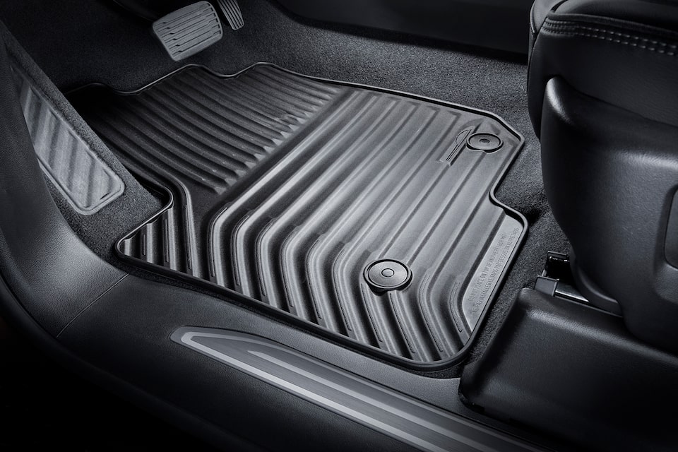 Tapetes de vinil delanteros color negro para Chevrolet Cheyenne ZR2 BISON 2025